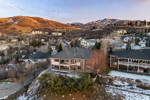 3252 SUNSET HOLLOW DR, Bountiful, UT 84010