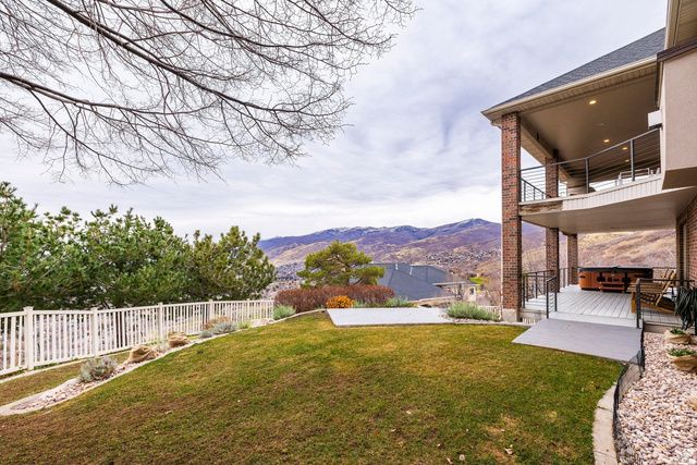 3252 SUNSET HOLLOW DR, Bountiful, UT 84010