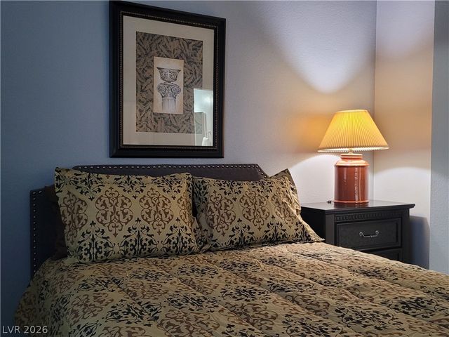 5155 West Tropicana Avenue 2002, Las Vegas, NV 89103