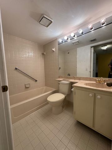 10641 W Clairmont Circle, Tamarac, FL 33321