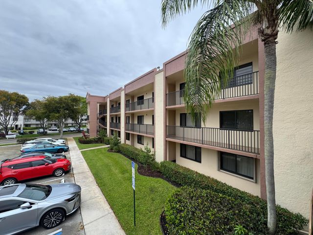 10641 W Clairmont Circle, Tamarac, FL 33321