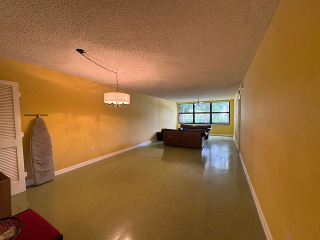 10641 W Clairmont Circle, Tamarac, FL 33321