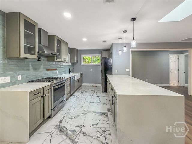 315 KENSINGTON Drive, Savannah, GA 31405