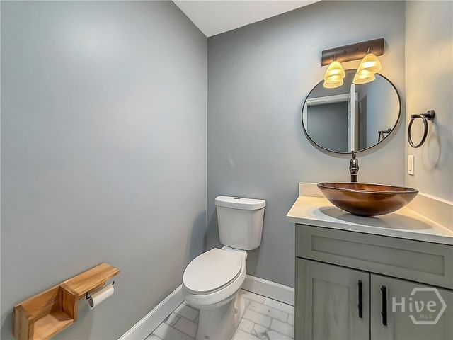 315 KENSINGTON Drive, Savannah, GA 31405