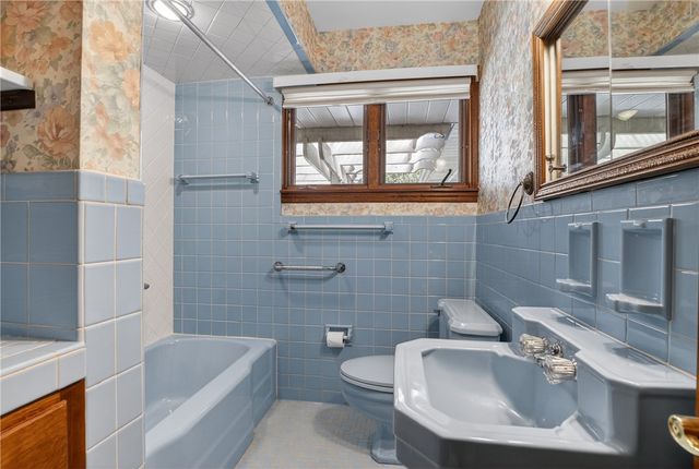 118 Edgar Ln, Peters Twp, PA 15367