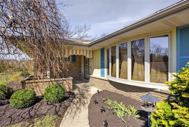 118 Edgar Ln, Peters Twp, PA 15367