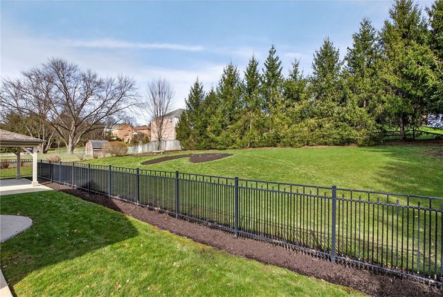 118 Edgar Ln, Peters Twp, PA 15367