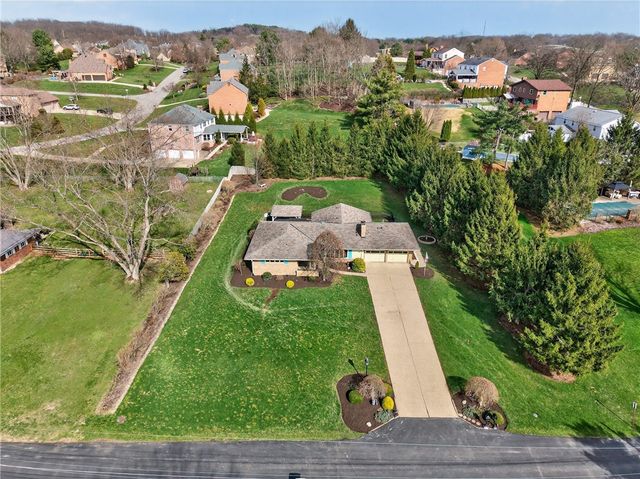 118 Edgar Ln, Peters Twp, PA 15367