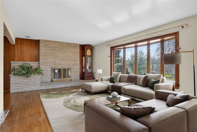 118 Edgar Ln, Peters Twp, PA 15367