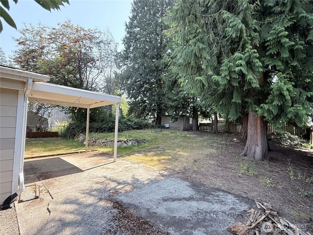 5622 202nd Street SW, Lynnwood, WA 98036