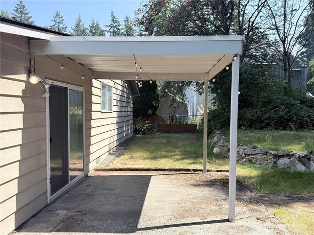 5622 202nd Street SW, Lynnwood, WA 98036