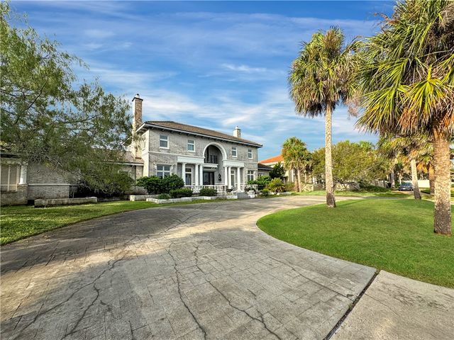 5001 Ocean Dr, Corpus Christi, TX 78412