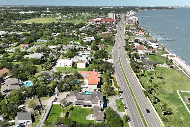 5001 Ocean Dr, Corpus Christi, TX 78412
