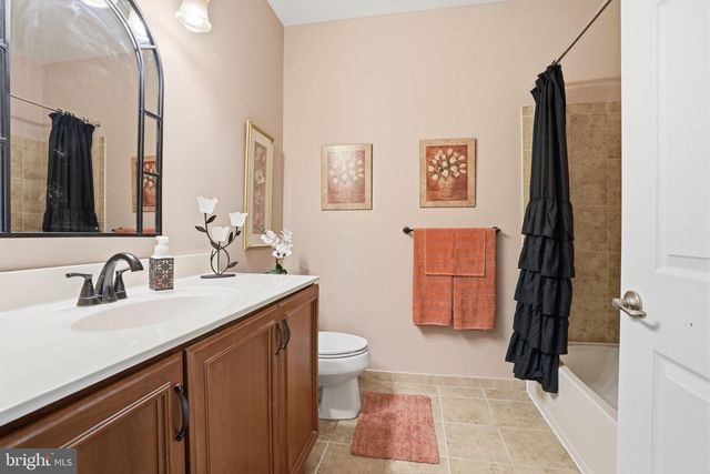 39 BOWMAN DR, Feasterville Trevose, PA 19053