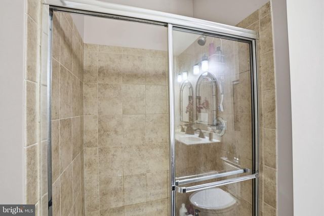 39 BOWMAN DR, Feasterville Trevose, PA 19053