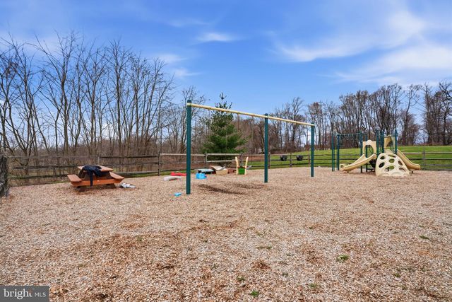 39 BOWMAN DR, Feasterville Trevose, PA 19053