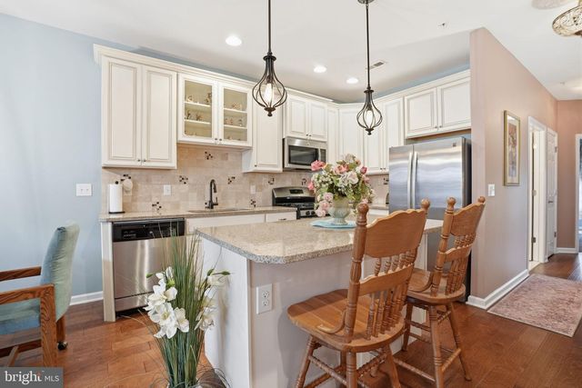 39 BOWMAN DR, Feasterville Trevose, PA 19053