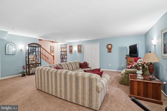 39 BOWMAN DR, Feasterville Trevose, PA 19053