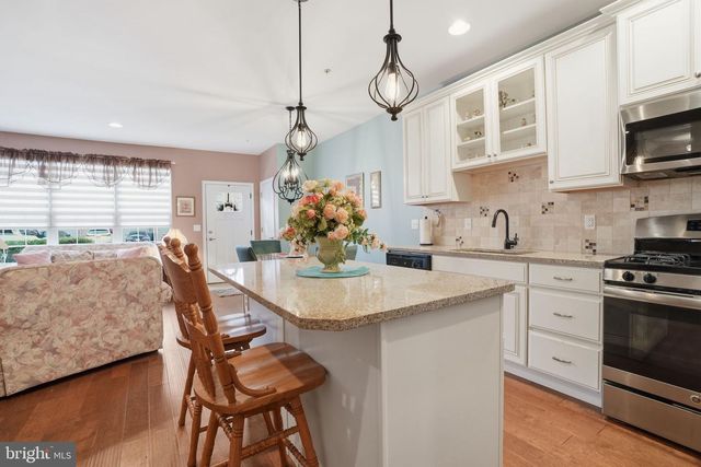 39 BOWMAN DR, Feasterville Trevose, PA 19053