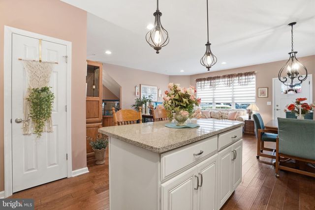 39 BOWMAN DR, Feasterville Trevose, PA 19053