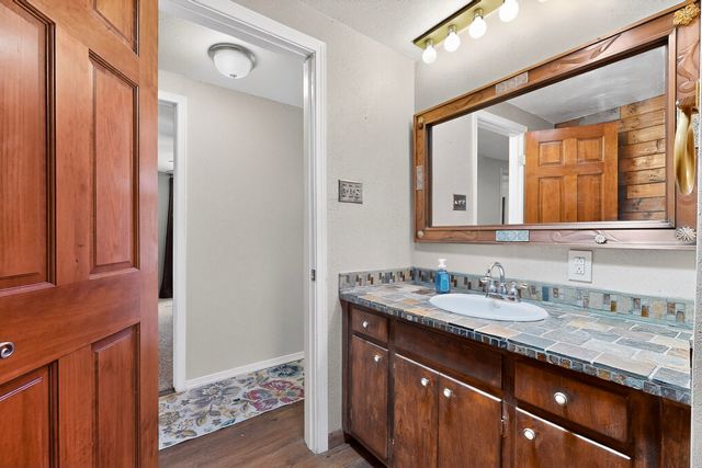 38 Chipmunk Lane, Tijeras, NM 87059