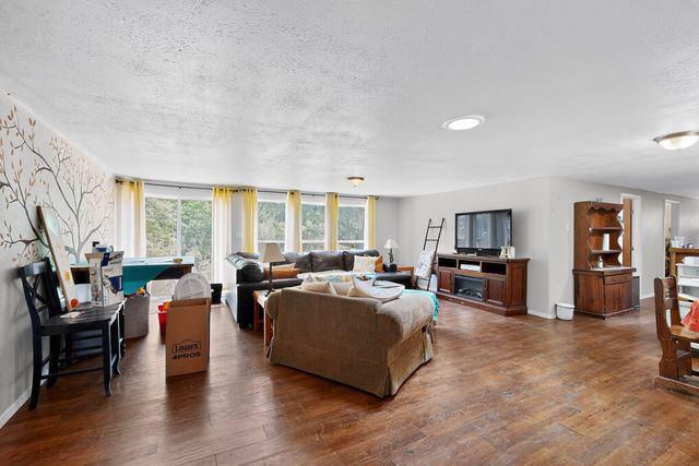 38 Chipmunk Lane, Tijeras, NM 87059