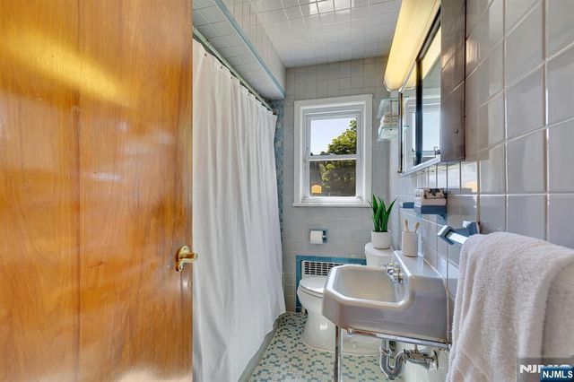 287 Jackson Avenue, Rutherford, NJ 07070