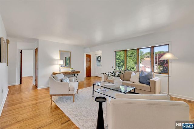 287 Jackson Avenue, Rutherford, NJ 07070