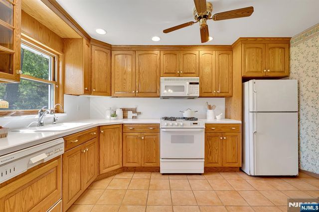 287 Jackson Avenue, Rutherford, NJ 07070