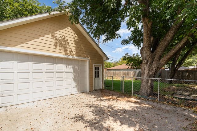 3709 Van Ness Lane, Dallas, TX 75220