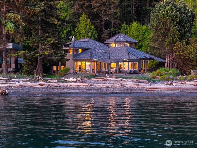 11752 Esther Lane, Anacortes, WA 98221