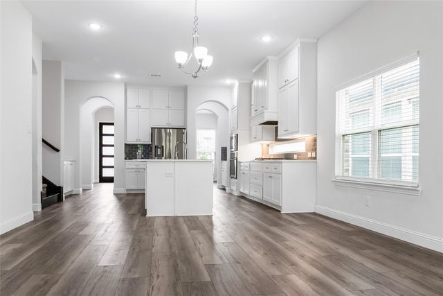 12569 Royal Oaks Lane, Farmers Branch, TX 75234