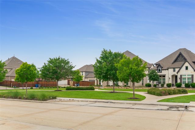 12569 Royal Oaks Lane, Farmers Branch, TX 75234