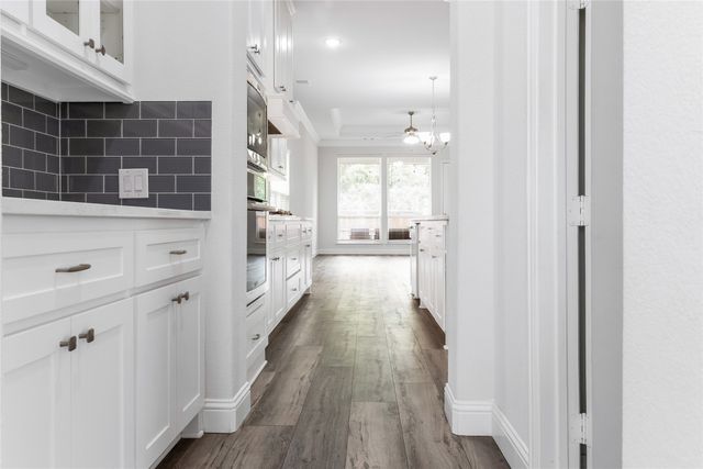 12569 Royal Oaks Lane, Farmers Branch, TX 75234