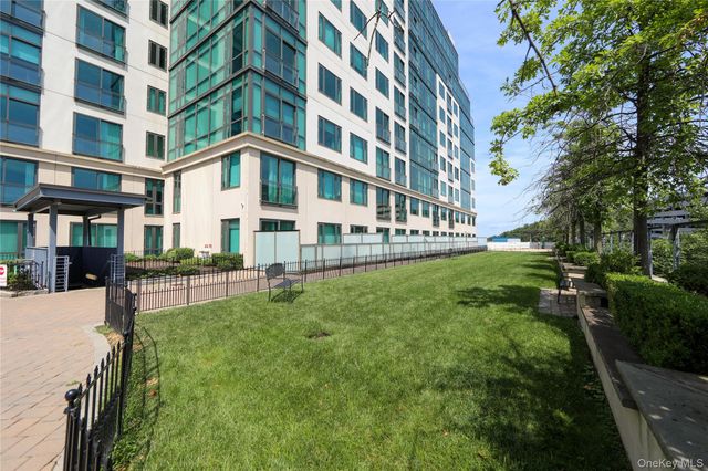 701 Ridge Hill Boulevard 5B, Yonkers, NY 10710
