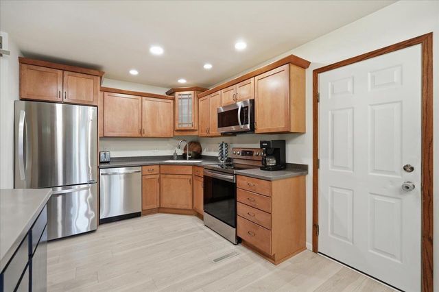 409 Topaz Lane, Madison, WI 53714