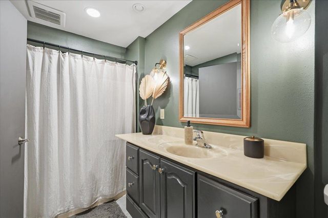 409 Topaz Lane, Madison, WI 53714