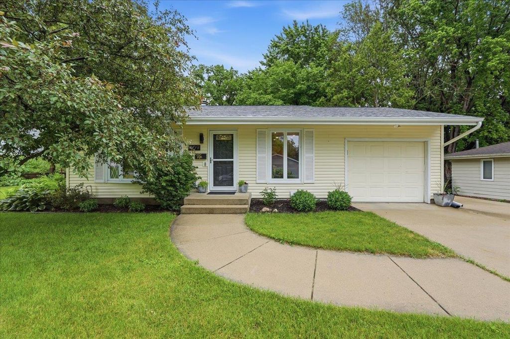 409 Topaz Lane, Madison, WI 53714