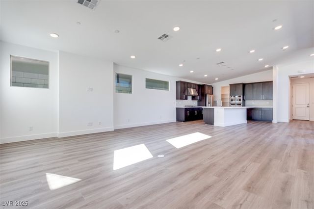 10340 Narrows Street, Las Vegas, NV 89166