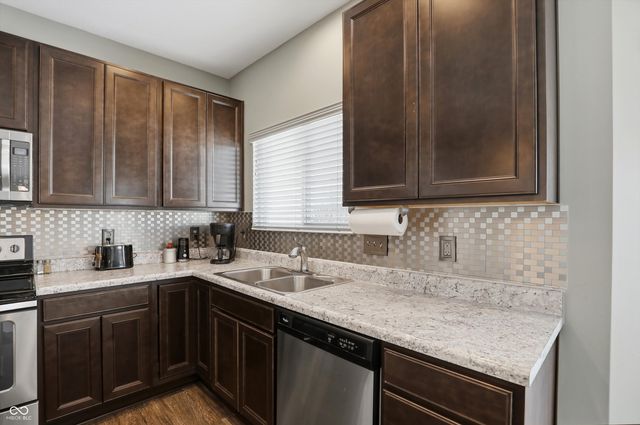 8701 N Dresden Drive, Mccordsville, IN 46055