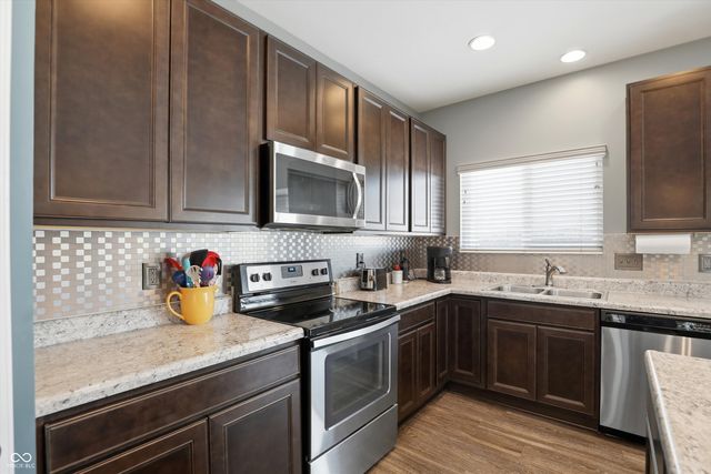 8701 N Dresden Drive, Mccordsville, IN 46055