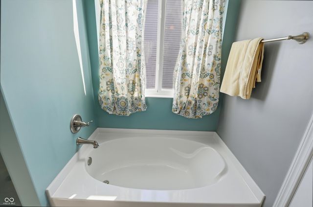 8701 N Dresden Drive, Mccordsville, IN 46055