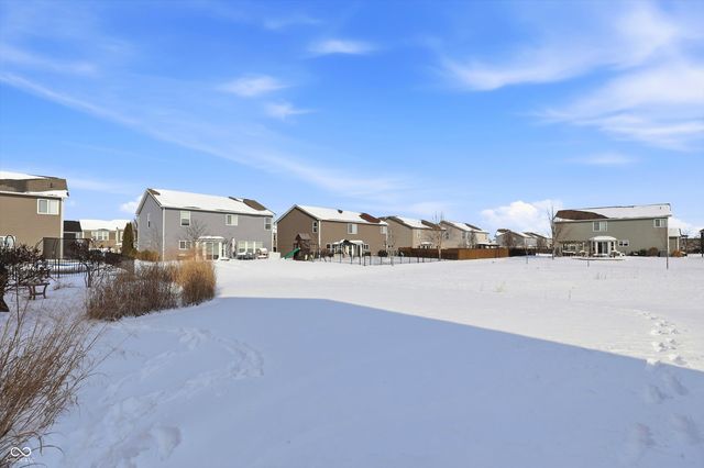 8701 N Dresden Drive, Mccordsville, IN 46055