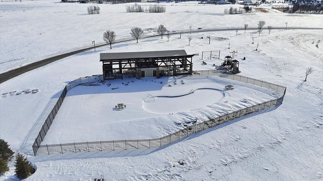 8701 N Dresden Drive, Mccordsville, IN 46055