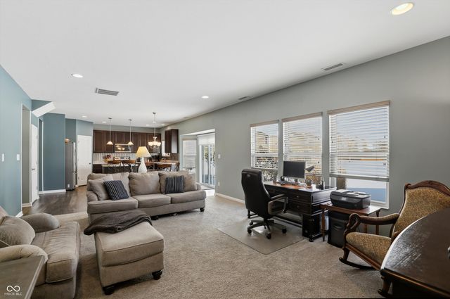 8701 N Dresden Drive, Mccordsville, IN 46055