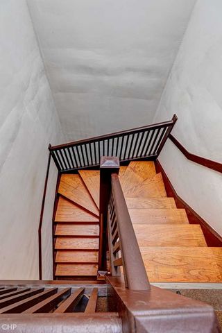 2832 N Mozart Street, Chicago, IL 60618