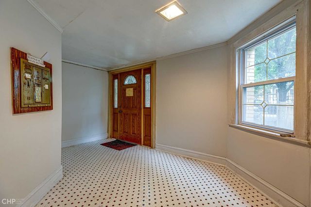 2832 N Mozart Street, Chicago, IL 60618