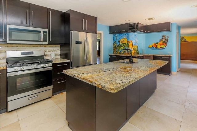 851 N 11th Avenue, Hollywood, FL 33019