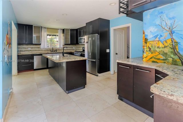 851 N 11th Avenue, Hollywood, FL 33019
