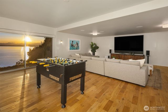 1206 NW Culbertson Drive, Seattle, WA 98177